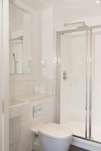 Phòng tắm tại City Stay Apartments - Platform Bedford