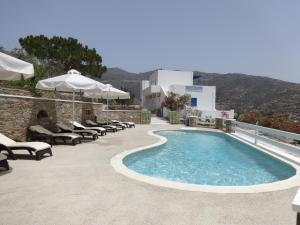 The swimming pool at or close to Manthos Place 2