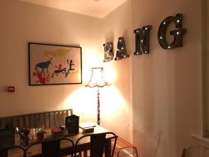 Гостиная зона в Bang in Wells