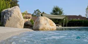 Bazén v ubytovaní Agriturismo La Montecchia alebo v jeho blízkosti