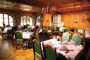 Restoran või mõni muu söögikoht majutusasutuses Hotel Friesacher