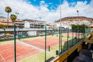 Tenis lub squash w obiekcie Apartamentos en Torres del Sol lub w pobliżu