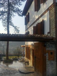 - Vistas al exterior de una casa con puerta de madera en Akbulut Konak, en Safranbolu