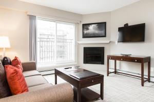 Gallery image of Canterra Suites Hotel in Edmonton