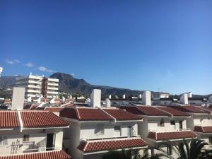 A general mountain view or a mountain view taken from Az apartmant