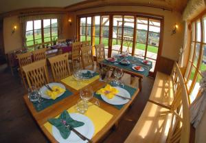 Restaurace v ubytování Weingut Winzerhof Gästezimmer Grebenz