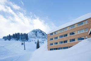 WarthsAp Apartmenthaus v zime