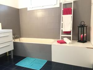 Ένα μπάνιο στο Angel Services - La Planche +14 φωτογραφίες