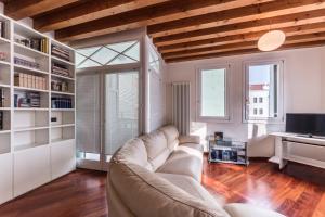 Una televisión o centro de entretenimiento en CA' DEI SCORZERI