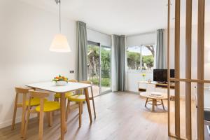 Afbeelding uit fotogalerij van Apartamentos Porta Coeli in Castelldefels