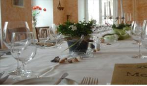 ห้องอาหารหรือที่รับประทานอาหารของ Gasthof Raben