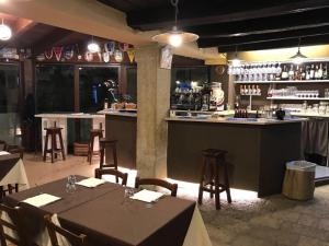 赫斯塔里亚达利诺酒店酒廊或酒吧区