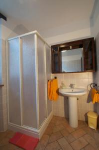 Vonios kambarys apgyvendinimo įstaigoje Casa Il Leccino