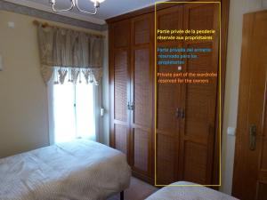 Ein Bett oder Betten in einem Zimmer der Unterkunft Appartement Punta Almina 100 m from t h e sea