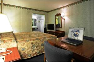 Voodi või voodid majutusasutuse Americas Best Value Inn Anderson SC toas