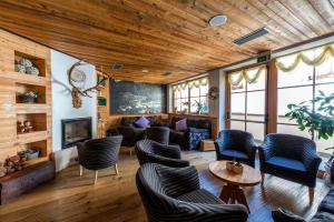 Lounge alebo bar v ubytovaní Bio Hotel Brusago Vital & Wellness