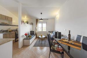 Η κουζίνα ή μικρή κουζίνα στο Apartment Lavander 01 +15 φωτογραφίες