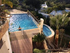 戈爾達索爾酒店游泳池或附近泳池的景觀