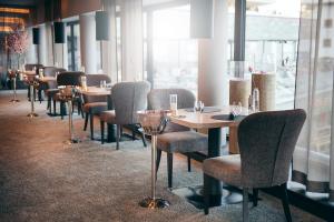 Restauracja lub miejsce do jedzenia w obiekcie Mooshaus Winterresort