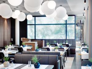 A restaurant or other place to eat at STAGE 12 Hotel by Penz