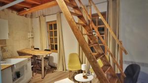 Et opholdsområde på Place de la Roquette, centre historique