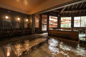Bassein majutusasutuses Takamiya Hotel Lucent või selle lähedal