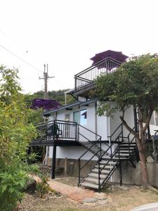 Bangunan di mana terletaknya homestay