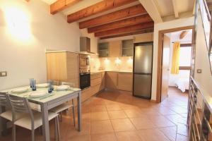 A kitchen or kitchenette at Eu Forat