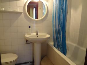 Ванная комната в Hostal Lima +16 фотографий