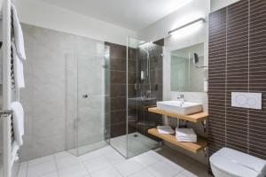 Koupelna v ubytování Sareza hotel + 37 fotografií