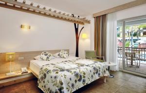 Postel nebo postele na pokoji v ubytování Sunis Kumköy Beach Resort Hotel & Spa