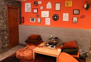 Χώρος καθιστικού στο Envoy Hostel & Tours