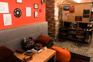 Χώρος καθιστικού στο Envoy Hostel & Tours