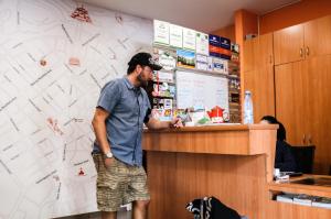 Επισκέπτες που μένουν στο Envoy Hostel & Tours
