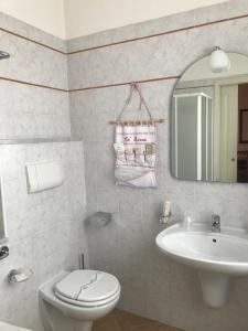 Phòng tắm tại Locanda Ca’ Rossa
