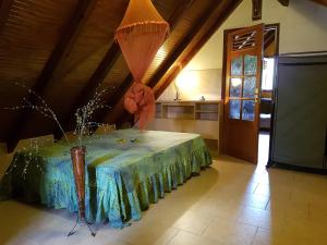 Een bed of bedden in een kamer bij Mayol' Villa