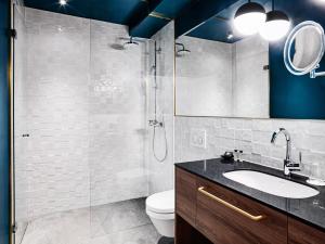 Koupelna v ubytování STAGE 12 Hotel by Penz + 37 fotografií