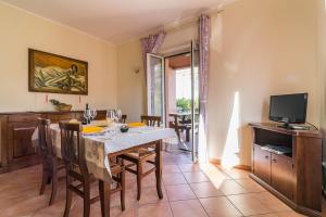 TV a/nebo společenská místnost v ubytování Casa Giovanni + 60 fotografií