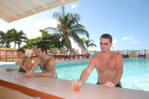 入住Bird Rock Beach Hotel的客人