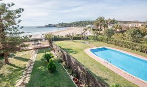Pogled na bazen v nastanitvi Apartamento en la playa La Mora, TarracoHomes oz. v okolici