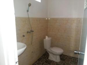 Ένα μπάνιο στο Warung Jemeluk & Home Stay
