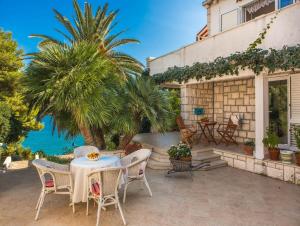 Bazén v ubytování Apartments Villa Diha nebo v jeho okolí