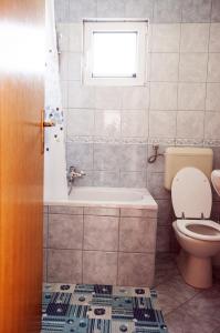 Ένα μπάνιο στο Apartment Green Oasis +28 φωτογραφίες