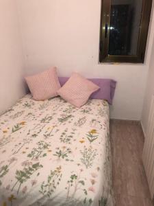 Posteľ alebo postele v izbe v ubytovaní Tu Piso La Plaza Mayor