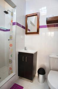 A bathroom at Casa Hospedaje La Bohemia