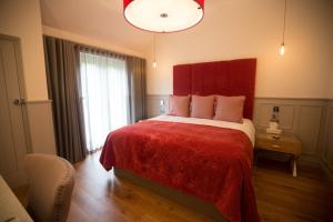 Postel nebo postele na pokoji v ubytování Channels Hotel