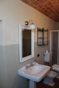 A bathroom at La Villa di Pa'