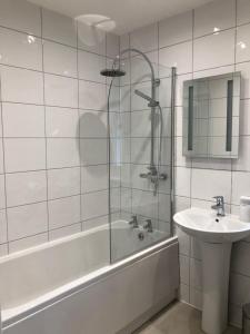 Ένα μπάνιο στο Portfolio Apartments - St Albans City Centre +31 φωτογραφίες