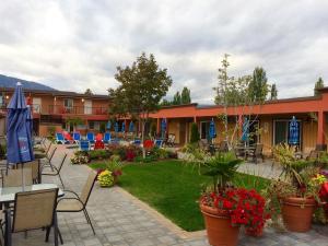 Gallery image of Sahara Suites in Osoyoos