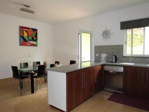 Η κουζίνα ή μικρή κουζίνα στο Apartment Villa Sol II